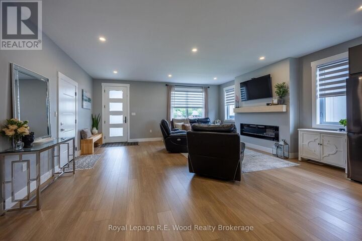 Property Photo: 7 Sycamore Drive ON N4G 5S3