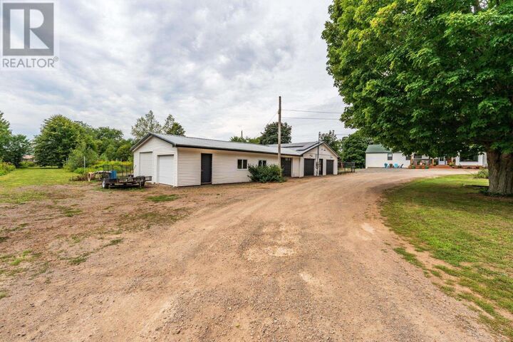 Property Photo:  997 Maple Avenue  NS B0P 1C0 