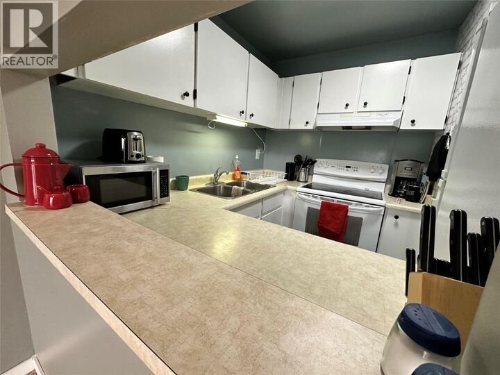 Property Photo:  185 Chamberlain Crescent 302  BC V0C 2W0 