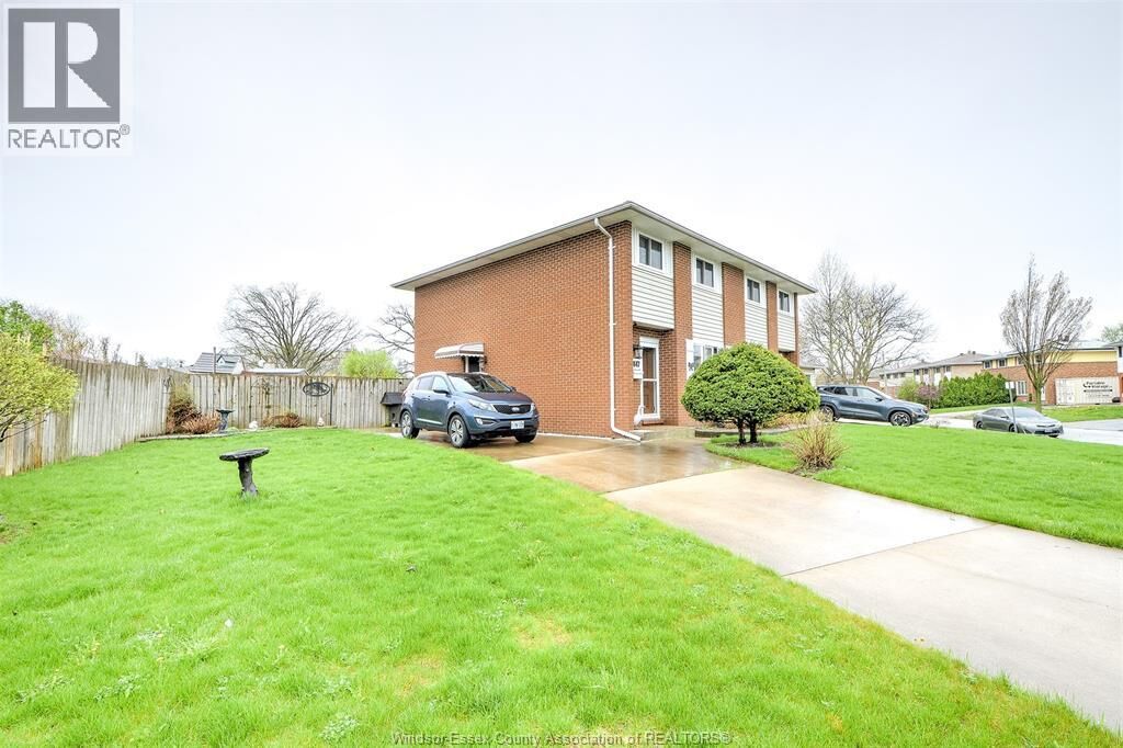 Property Photo:  9447 Alten Drive  ON N8R 1V9 