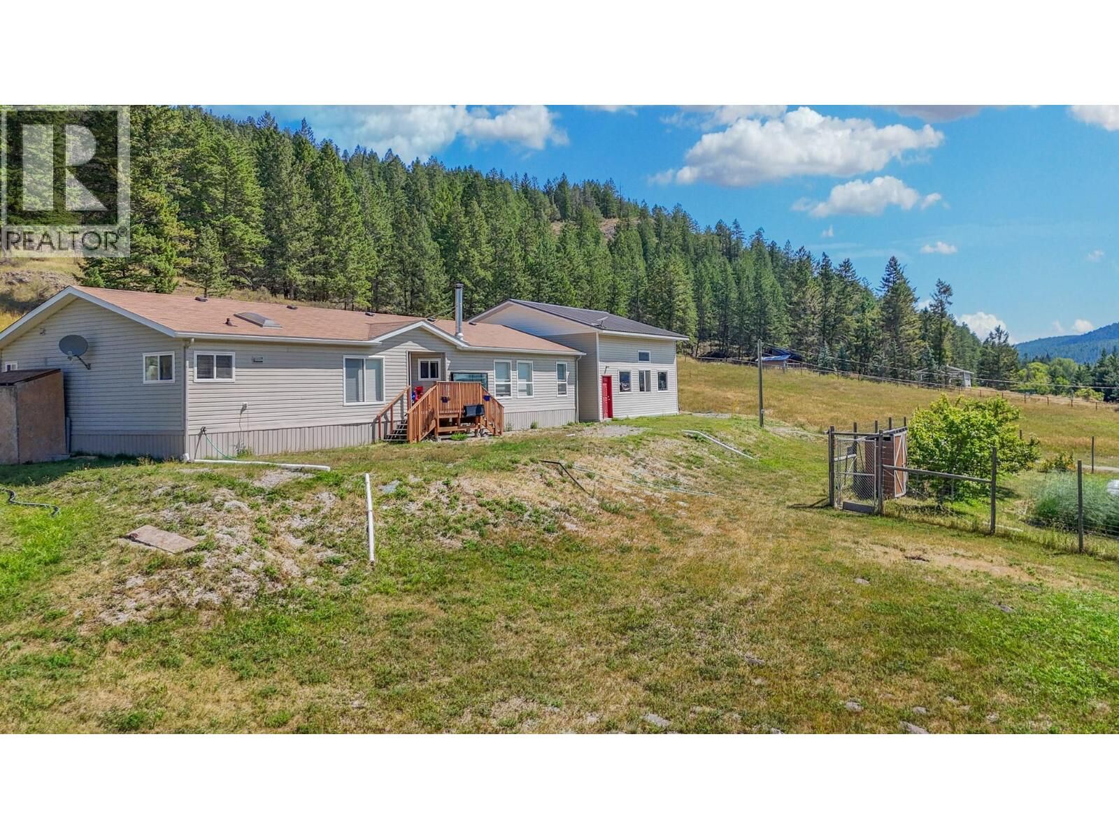 Property Photo: 5562 Ha Ha Creek Road BC V0B 2J0