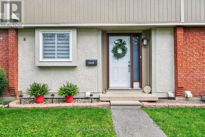 Property Photo:  3903E Old Richmond Road (175)  ON K2H 8T8 