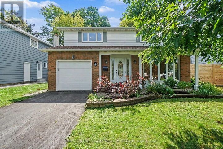 10 Woodview Crescent — photo 1