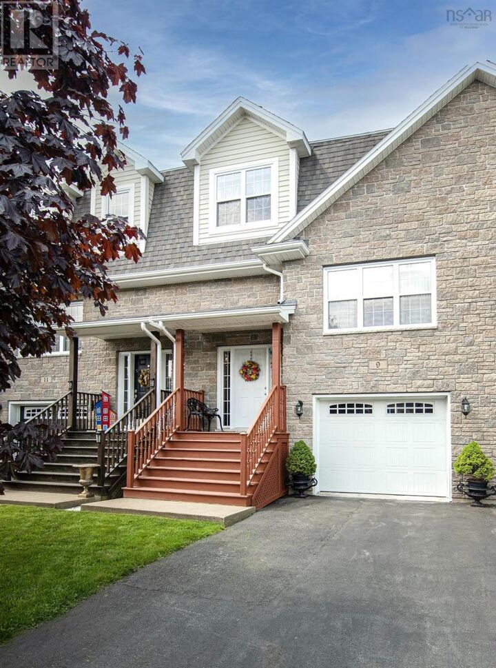 9 Lasalle Court — photo 1