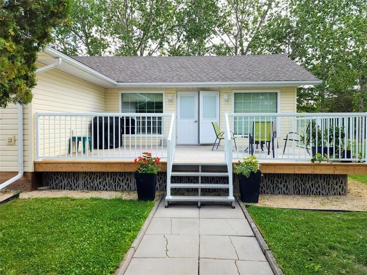 Property Photo:  45 Duna Bay  MB R0C 2R0 