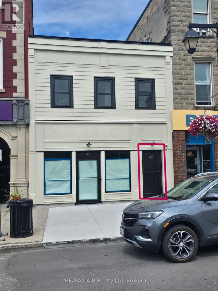 Property Photo:  112 Ontario Street 2  ON N5A 7Y4 