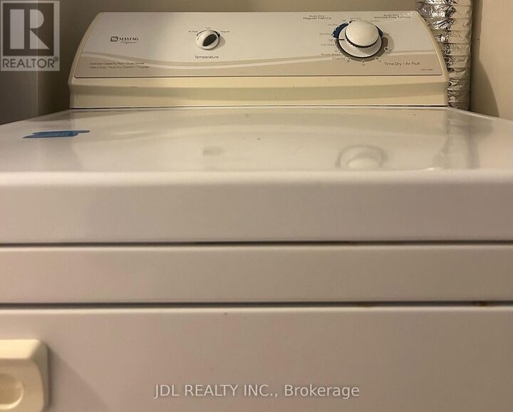 Property Photo: 23 Pineway Blvd Boulevard ON M2H 1A3