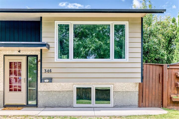 Property Photo:  346 Hampton Street  MB R3J 1P8 