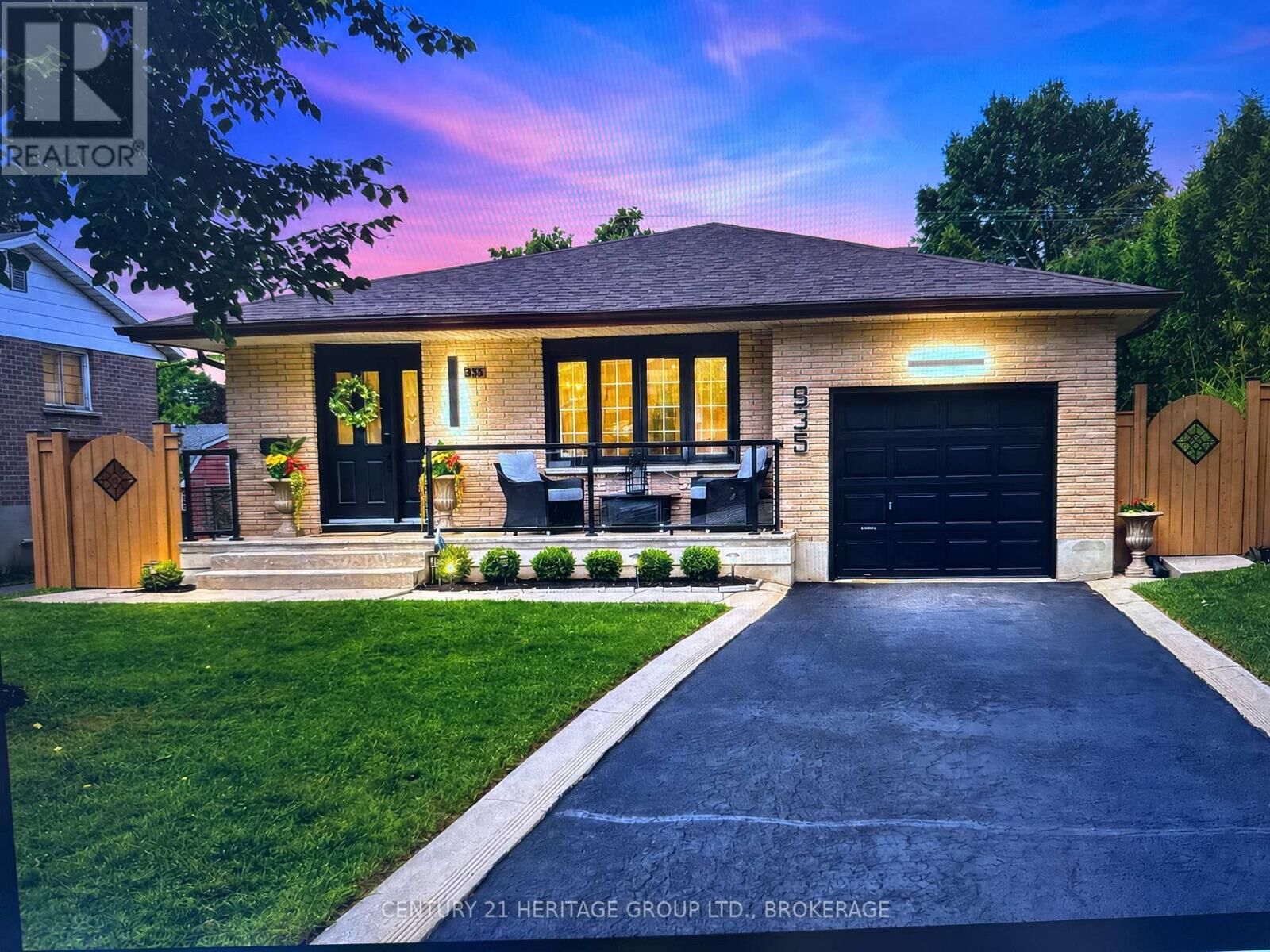Property Photo:  935 Pembridge Crescent  ON K7M 6C6 