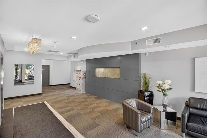 Property Photo: 25 Van Hull Way MB R2N 0K3