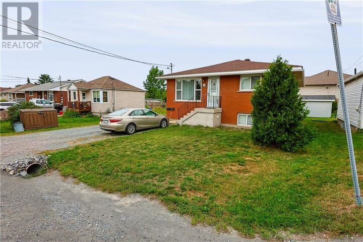 Property Photo: 1133 Martin Avenue ON P3A 2Z5