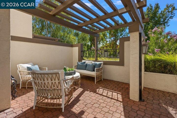 Property Photo: 564 Churchill Downs Ct CA 94597