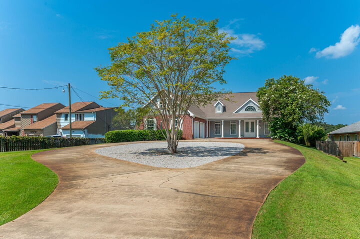 Property Photo: 553 Cove Drive FL 32547