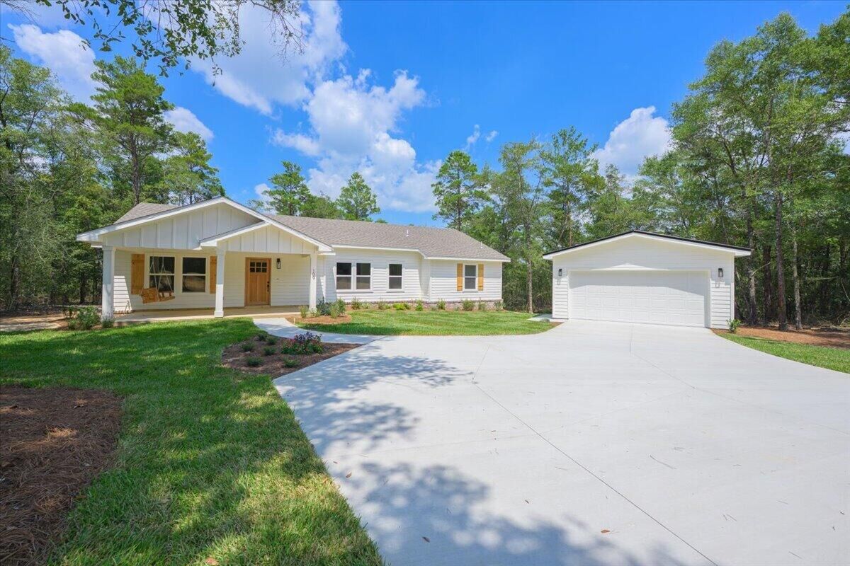 Property Photo: 109 Spring Hill Road FL 32433