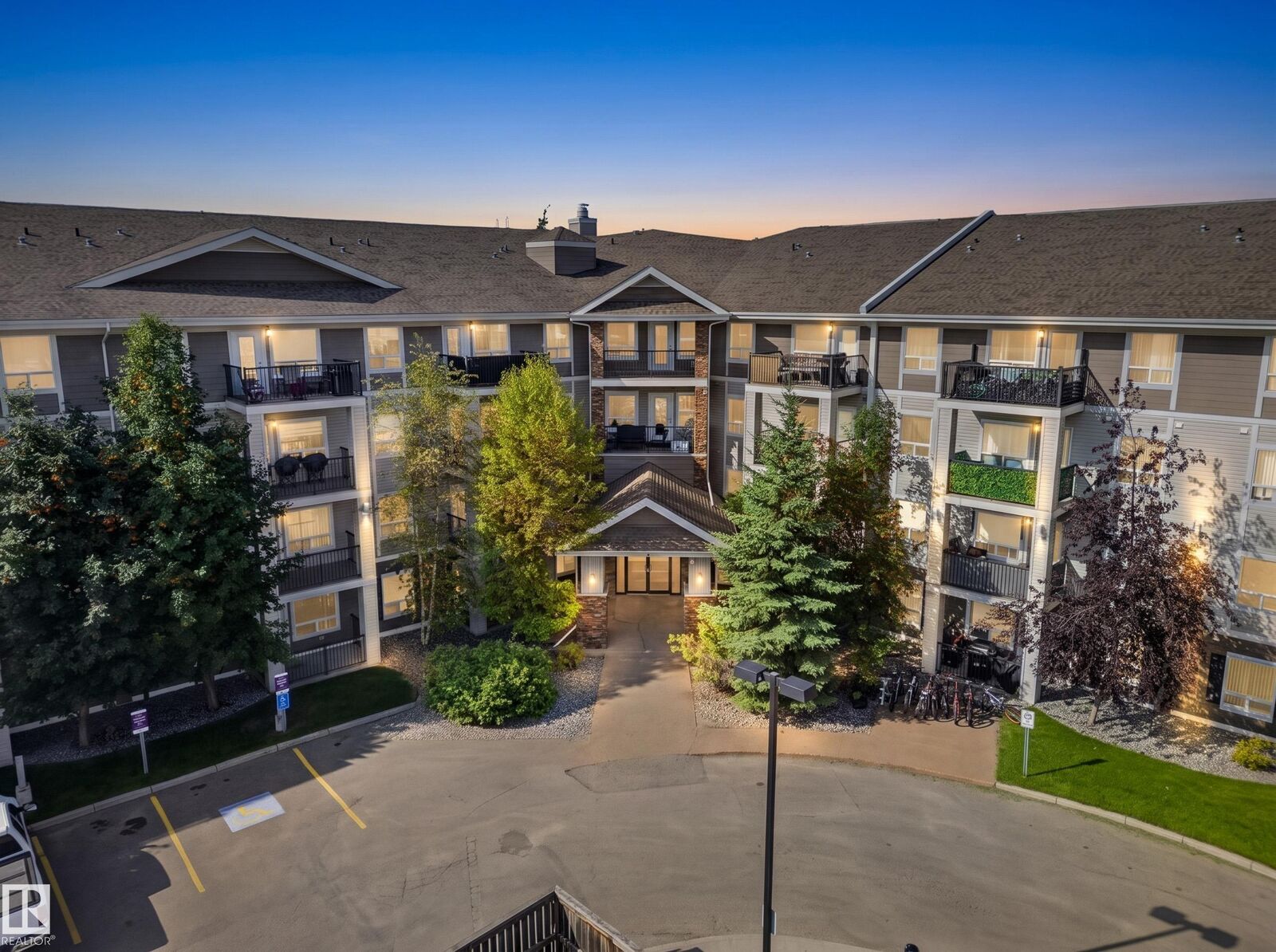 Property Photo:  7331 South Terwillegar Drive NW 6430  AB T6R 0L9 