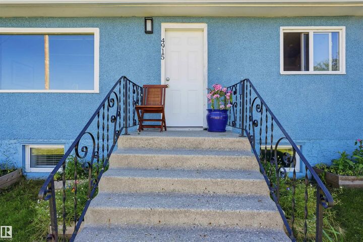 Property Photo:  4915 49 Avenue  AB T0E 1V0 