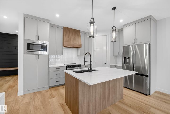 99 Newbury Circle — photo 1