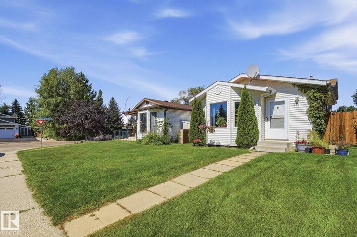 Property Photo:  315 St. Andrews Street  AB T7Z 1K7 