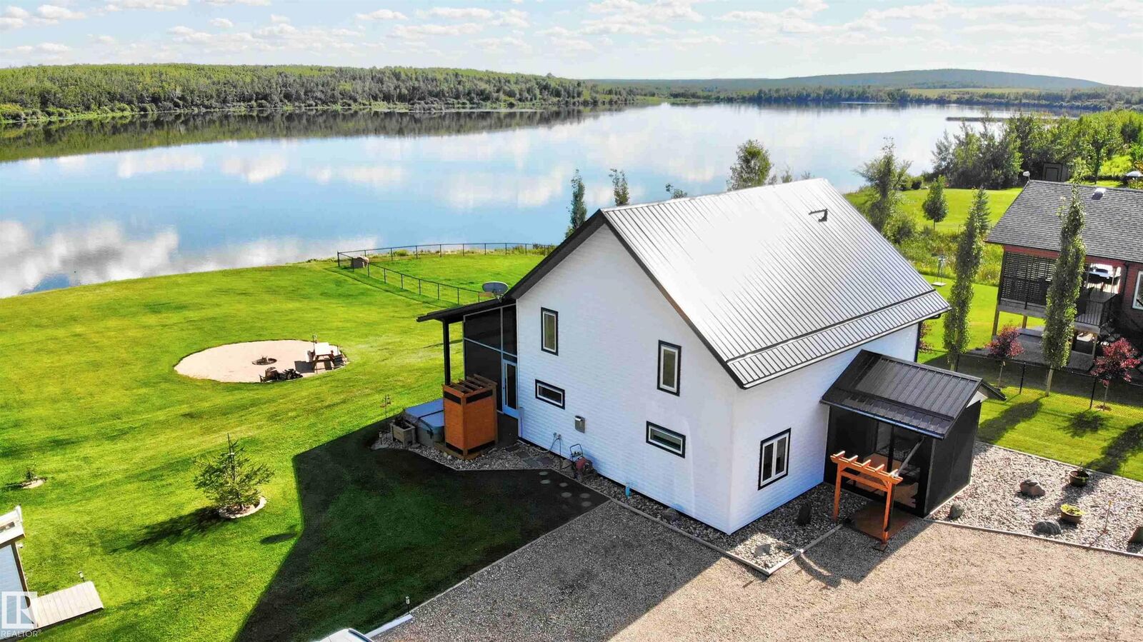 Property Photo:  735 56512 RR 111  AB T0A 2G0 