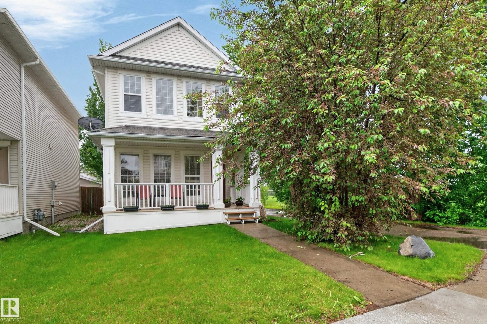 Property Photo:  136 Bothwell Place  AB T8H 2M7 