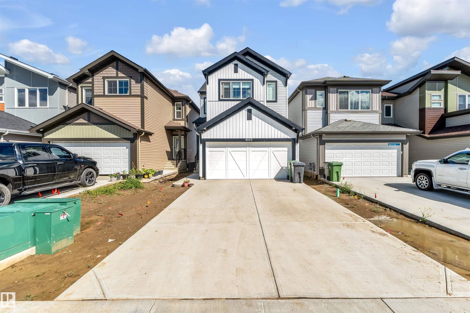 Property Photo: 4610 72 Avenue AB T4X 3B1