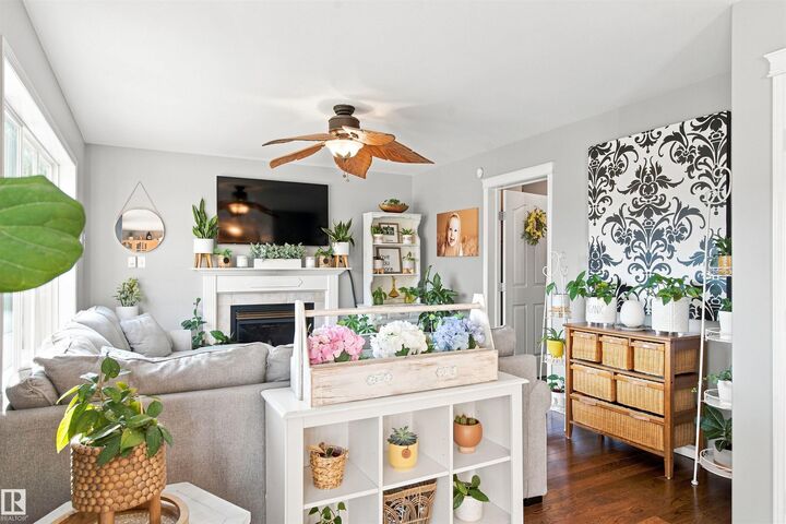 Property Photo:  2502 6 Avenue  AB T9M 1M6 