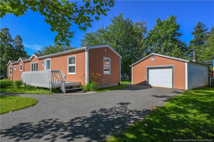 Photo de la propriété: 131 Loudun Avenue NB E8S 1X4