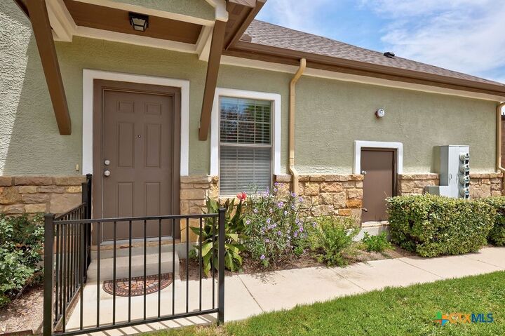 Property Photo:  1900 Little Elm Trail 36  TX 78613 