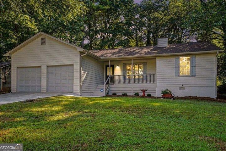 Property Photo: 115 Lakeview Drive GA 30281