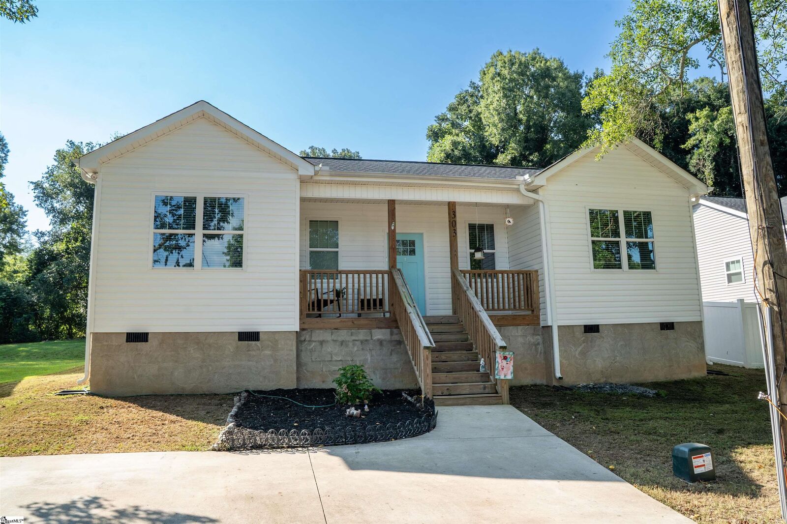 Property Photo: 303 Saluda Street SC 29627