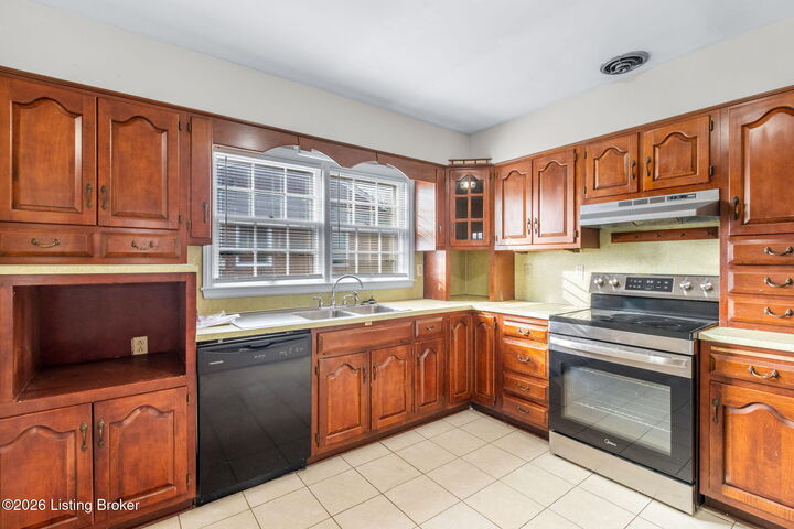 Property Photo:  4304 Statton Rd  KY 40220 