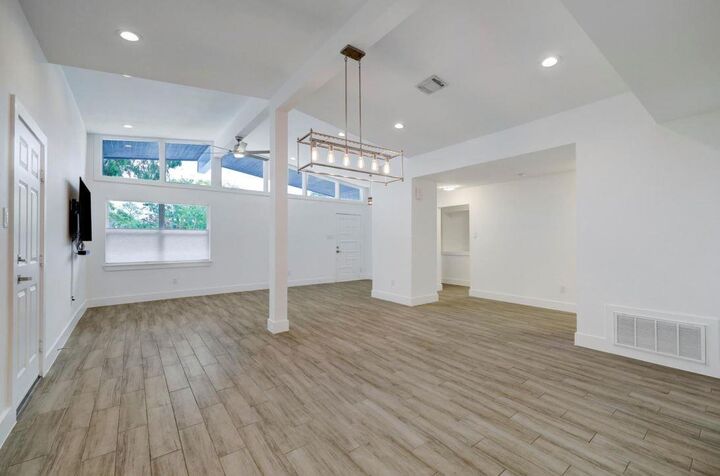 Property Photo:  5207 Benning Drive  TX 77035 