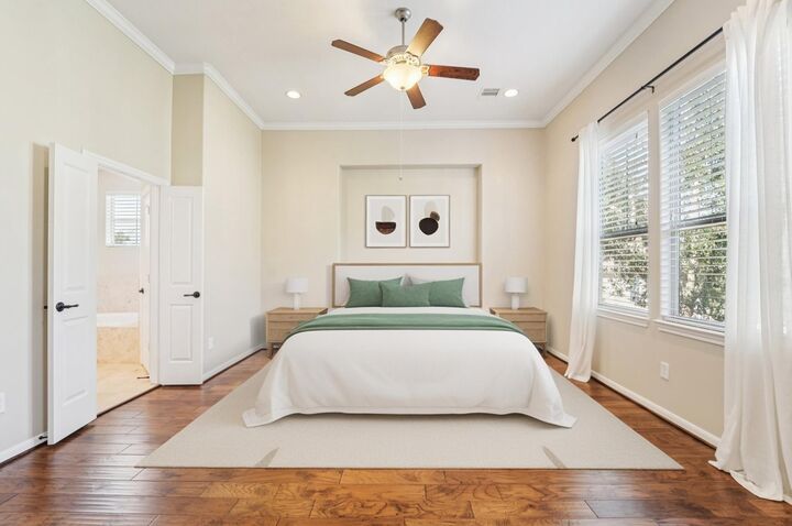 Property Photo:  2421 Beall Street  TX 77008 