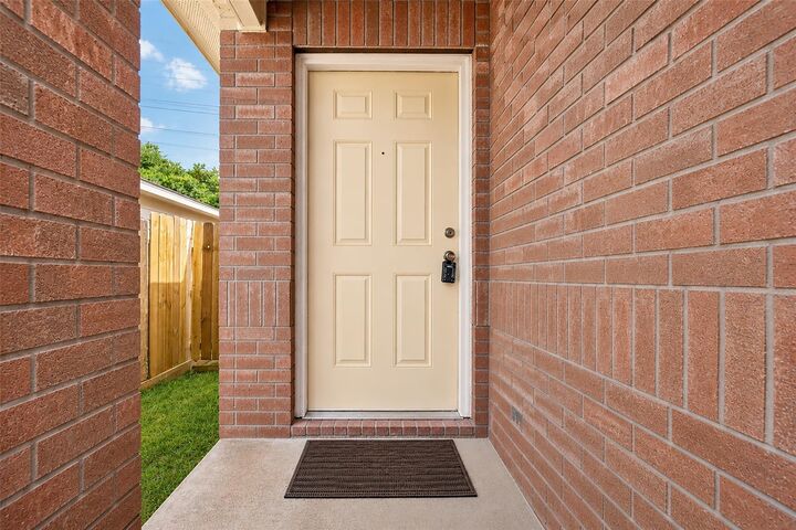 Property Photo:  5239 Roth Forest Lane  TX 77389 