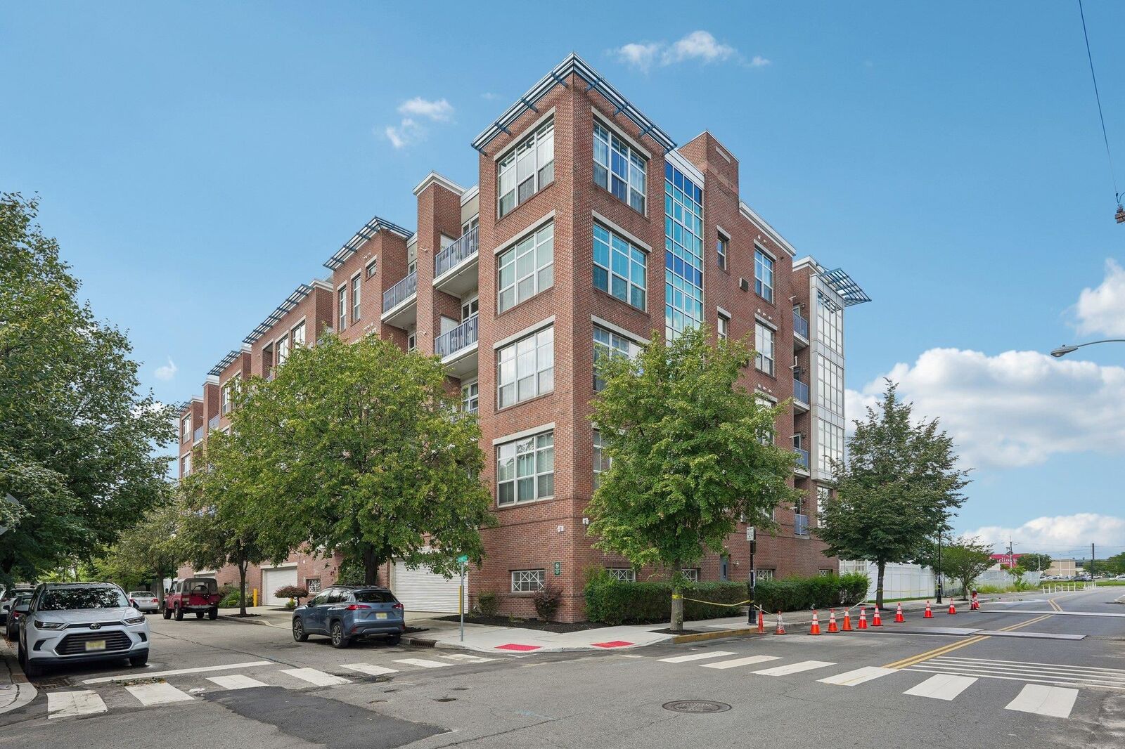 Property Photo:  3 Greenwich Dr 97  NJ 07305 
