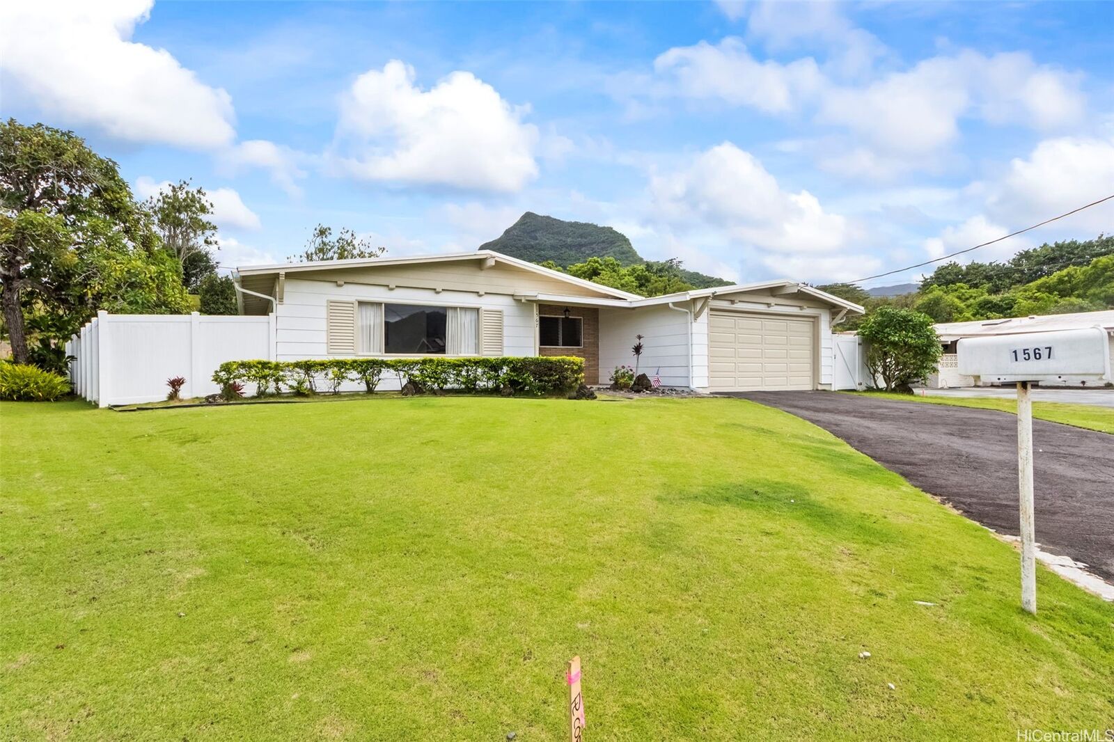 Property Photo: 1567 Uluhaku Place HI 96734