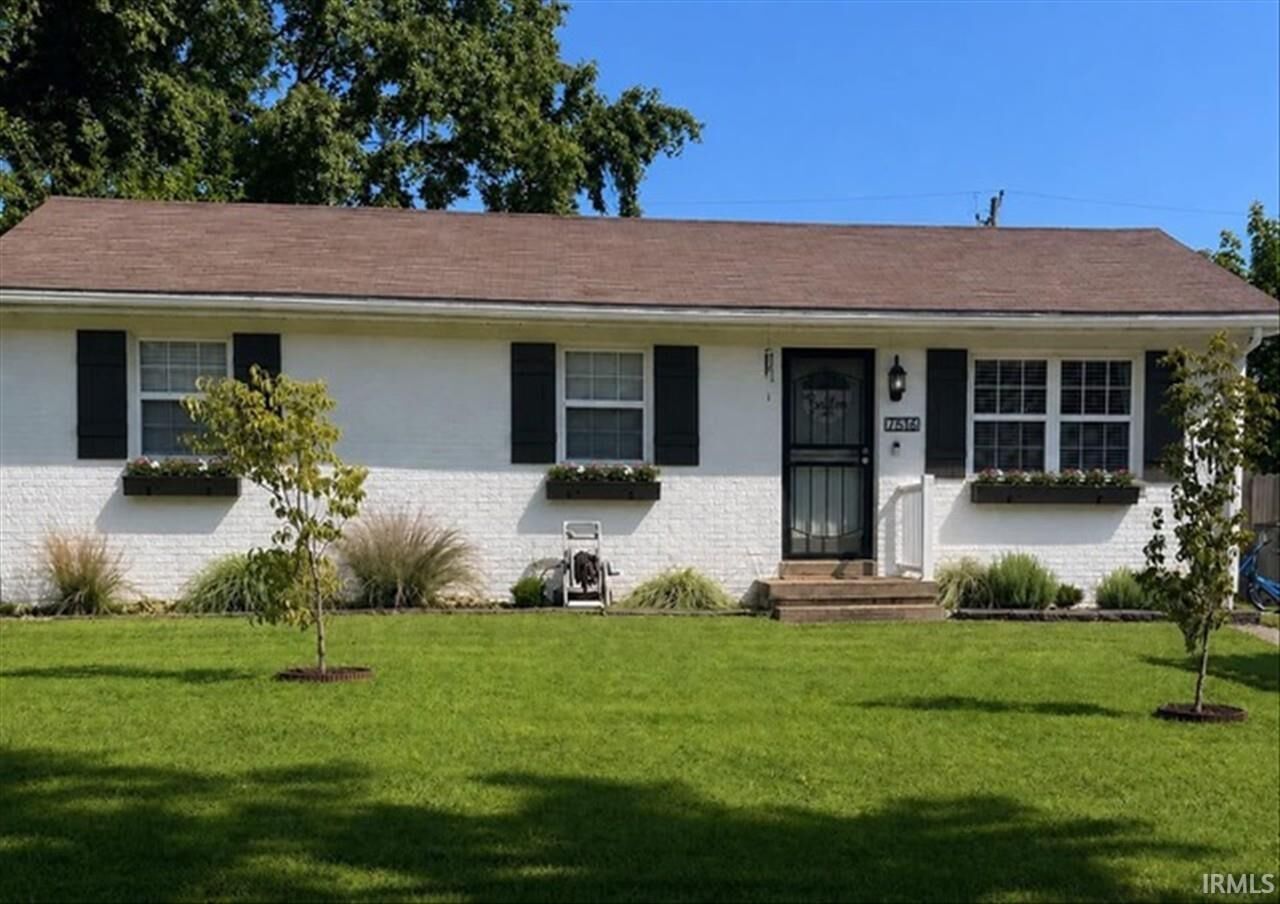 Property Photo:  7516 E Chandler Avenue  IN 47715 