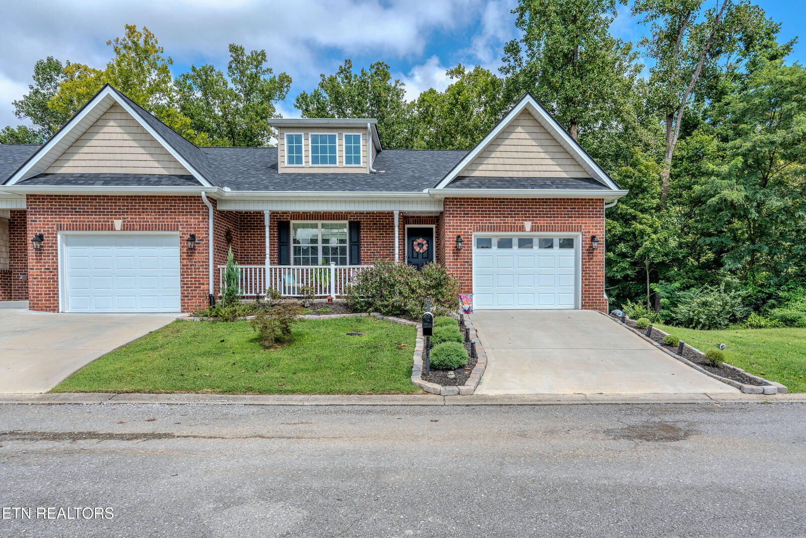 Property Photo: 1409 Hazelgreen Way TN 37912
