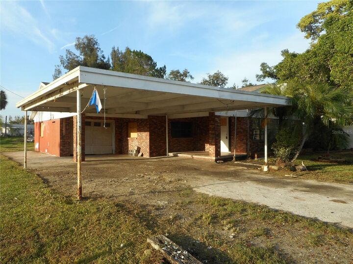 Property Photo:  609 1st Avenue NW  FL 33570 