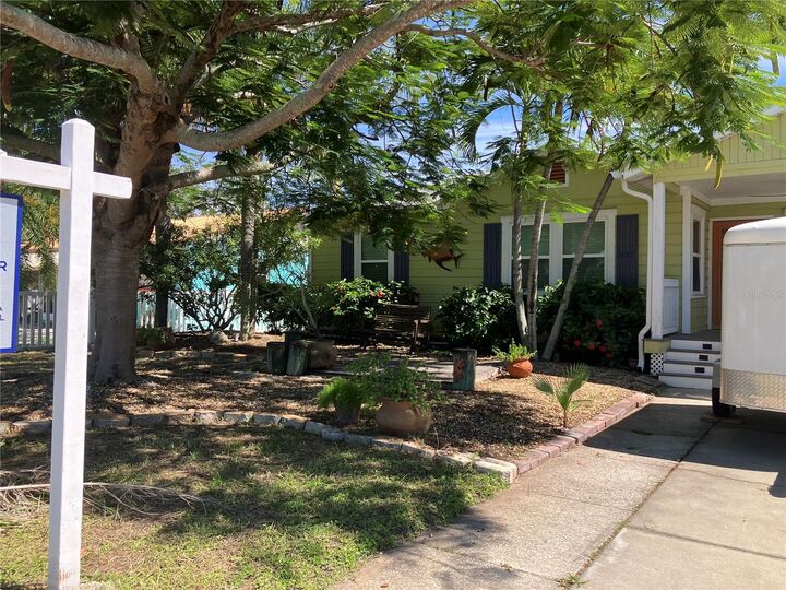 Property Photo:  3008 Dupont Street S  FL 33707 