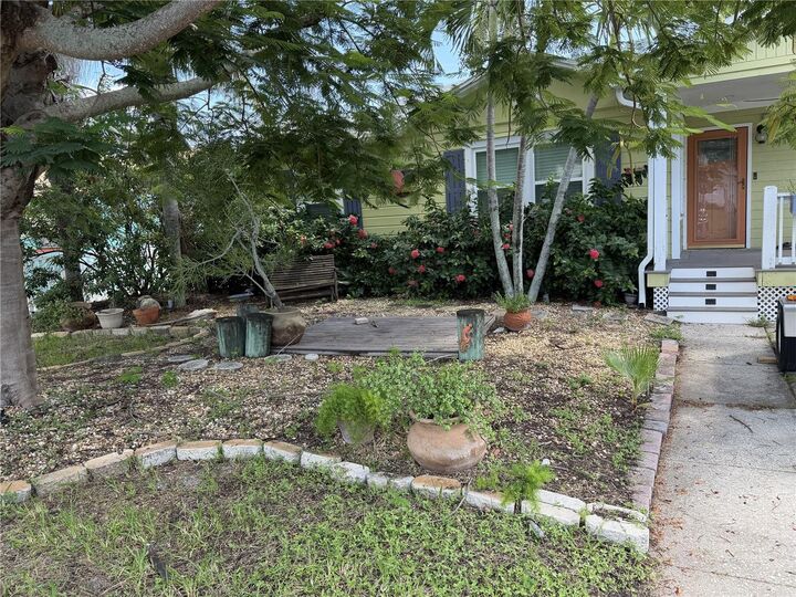 Property Photo:  3008 Dupont Street S  FL 33707 