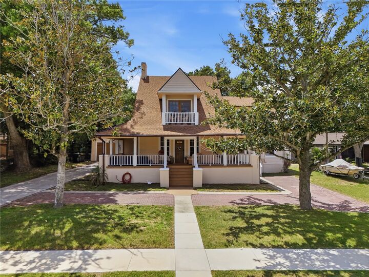 Property Photo:  535 W Osceola Street  FL 34711 