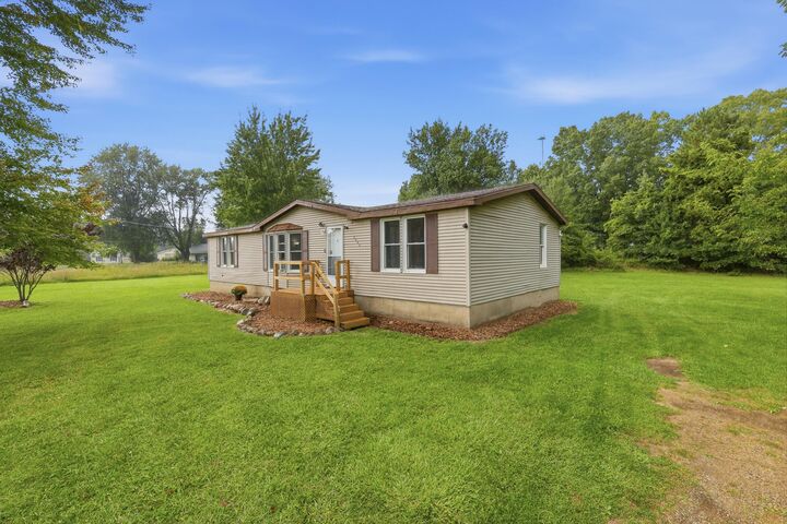 Property Photo: 9949 10 Mile Road NE MI 49341