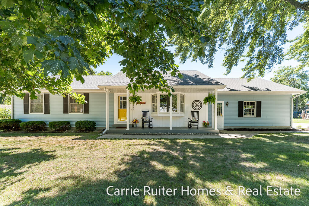 Property Photo: 17232 W Spring Lake Road MI 49456