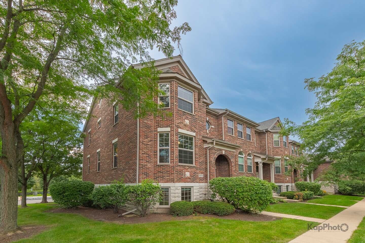 Property Photo: 27W708 N Meadowview Drive IL 60190