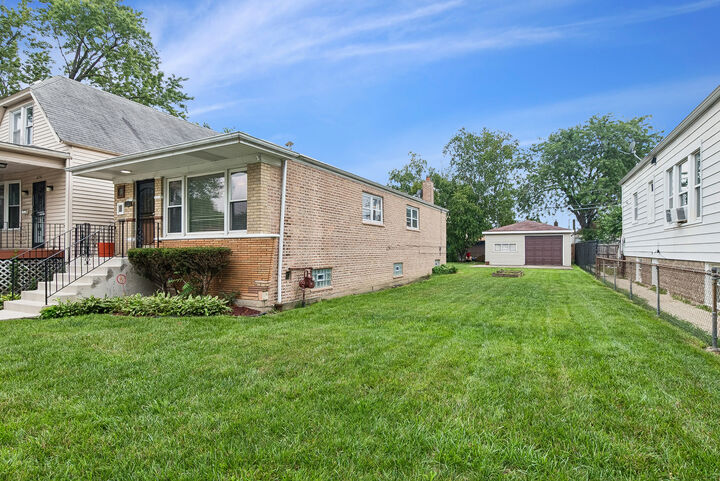 Property Photo:  6534 S Bell Avenue  IL 60636 