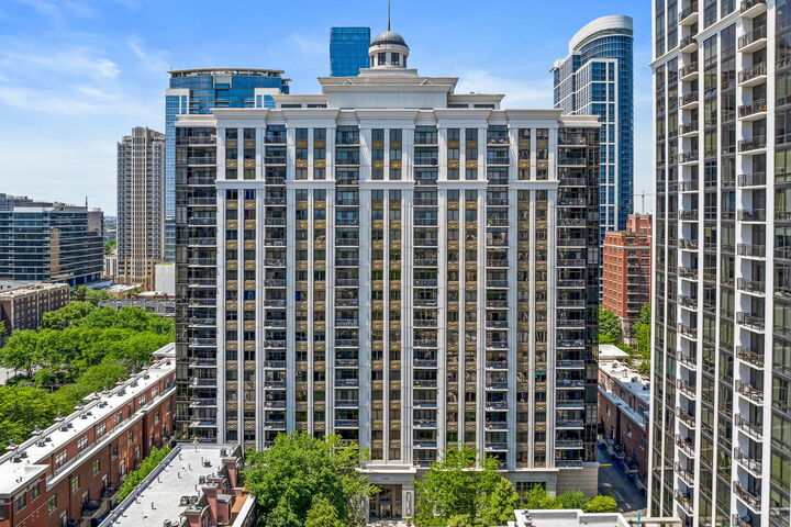 Property Photo:  1322 S Prairie Avenue 804  IL 60605 