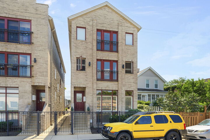 Property Photo:  7513 W Irving Park Road 1  IL 60634 