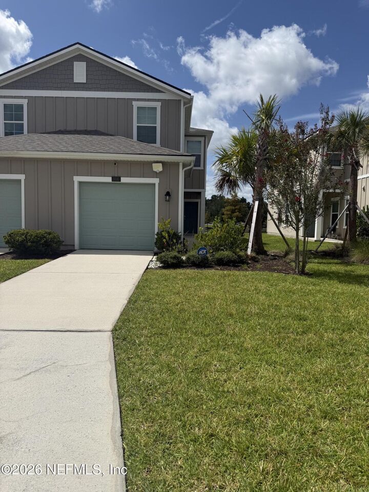 Property Photo: 908 Observatory Parkway FL 32218