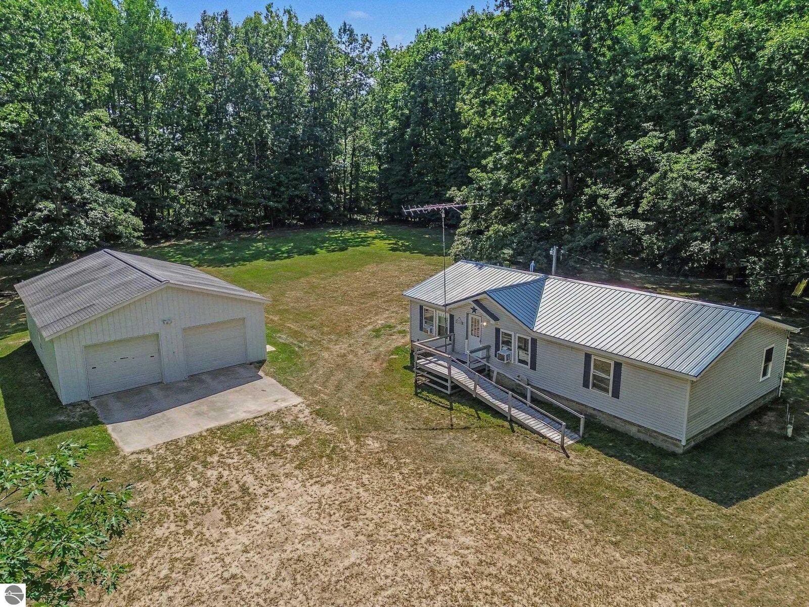 Property Photo:  11468 S Nottawa Road  MI 48877 